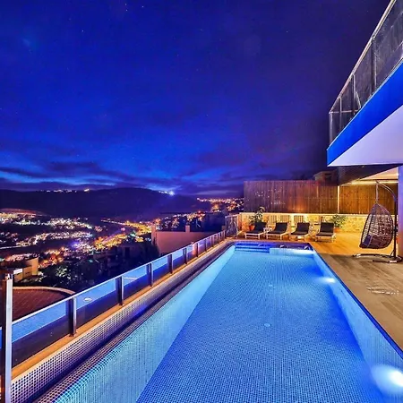 4 Bedroom - 7602 Vilă